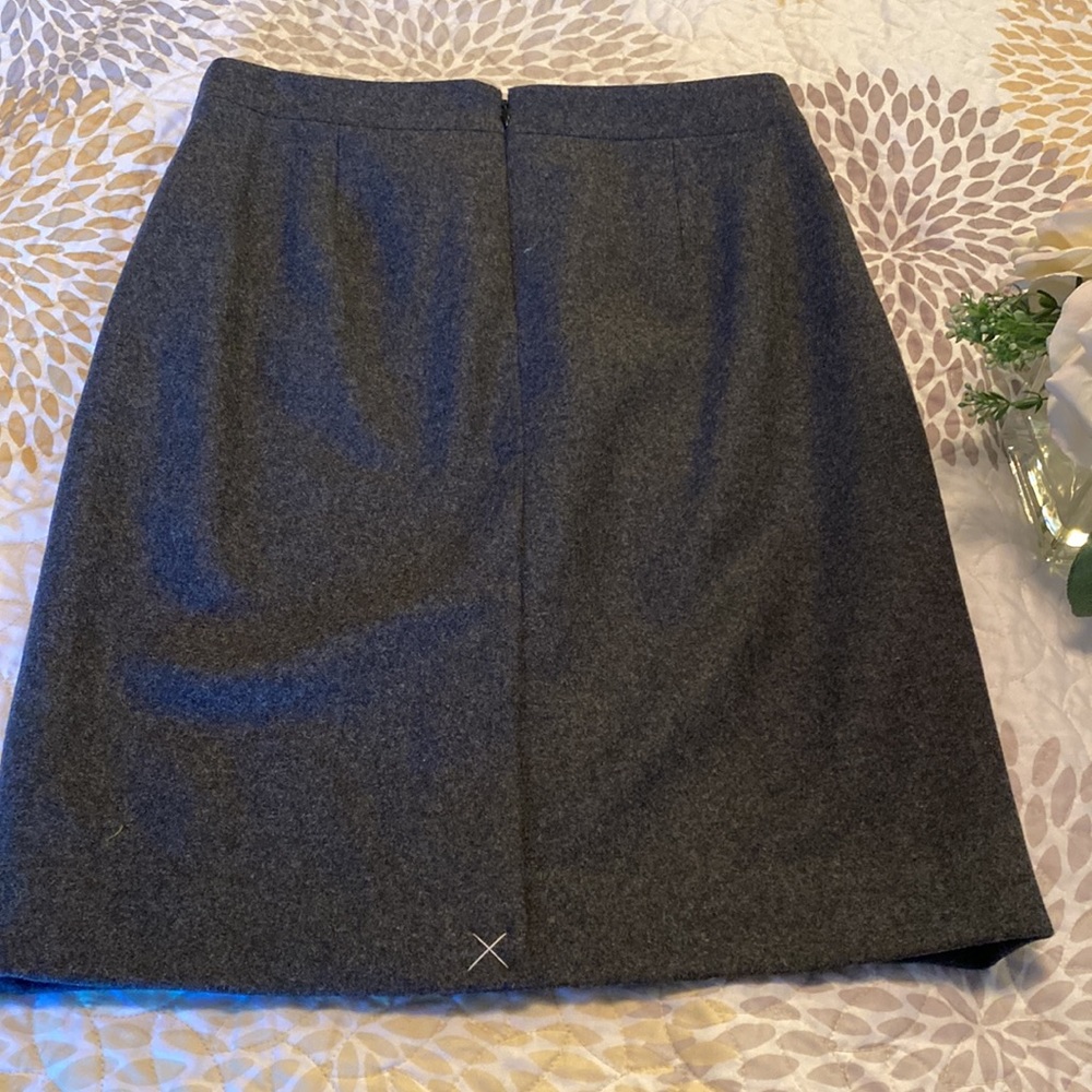 J Crew The Pencil Skirt in wool blend. NWT new with tag. Gray. - Picture 3 of 8
